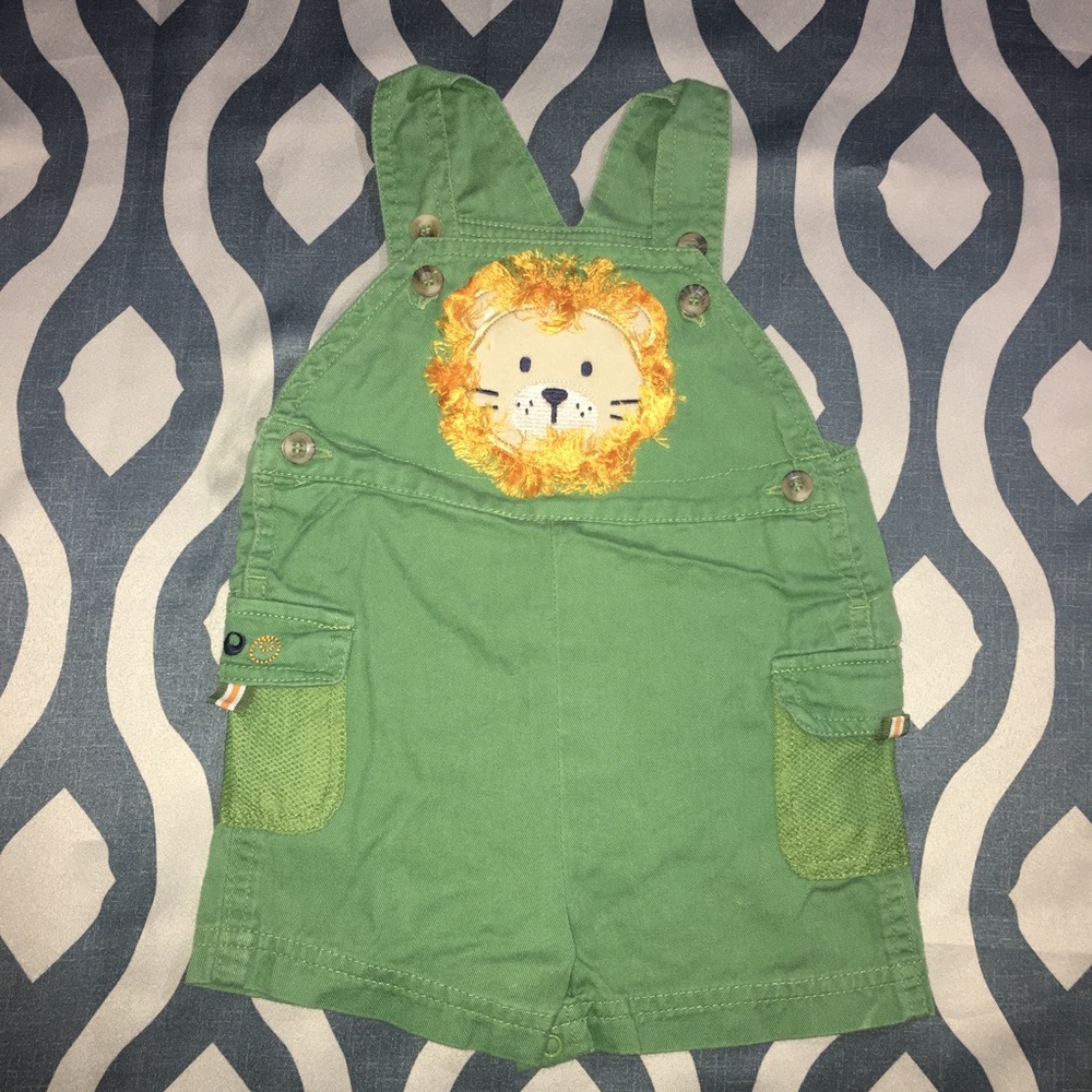 5/$25 Kids Play overall shorts with lion 3-6 Mth